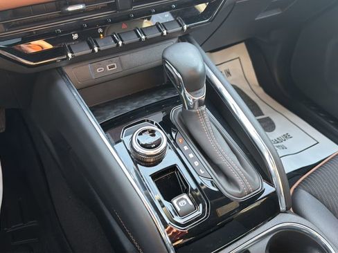 Used 2024 GMC Canyon AT4 w/ Technology Package image 33