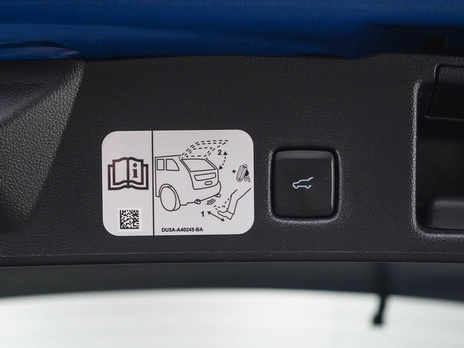 Used 2020 Ford Escape Titanium AWD/4WD image 16