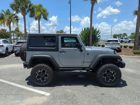 Used 2016 Jeep Wrangler Rubicon AWD/4WD image 3