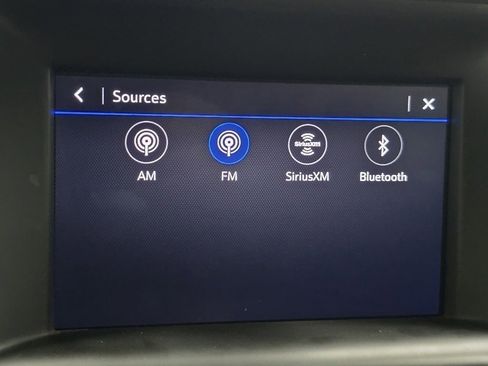 Used 2023 GMC Terrain SLE image 4