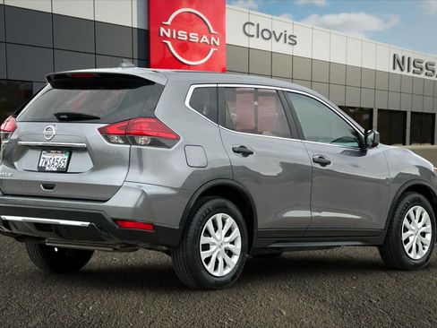Used 2017 Nissan Rogue S FWD image 3