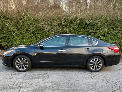 Used 2016 Nissan Altima 2.5 SV w/ Convenience Package image 1