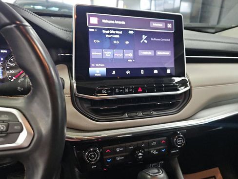 Used 2022 Jeep Compass Limited image 12