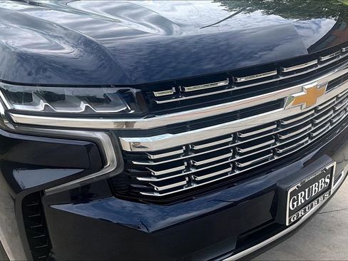 Used 2023 Chevrolet Tahoe Premier AWD/4WD image 40