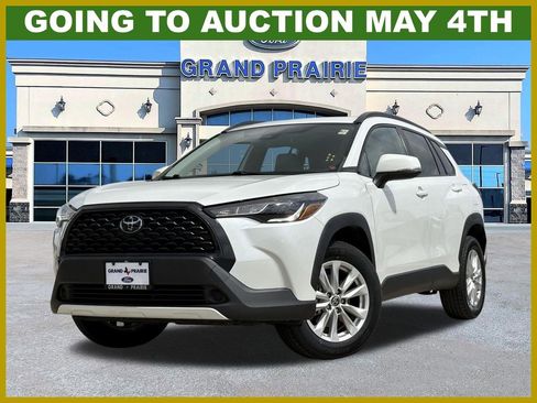 Used 2022 Toyota Corolla Cross LE FWD image 1
