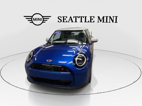 Certified 2025 MINI Cooper S image 4