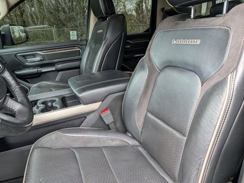 Used 2020 RAM 1500 Laramie AWD/4WD image 17