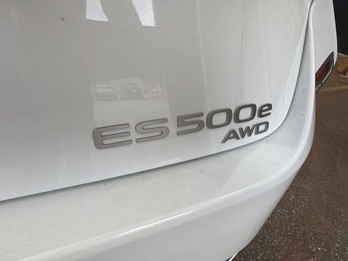 New 2026 Lexus ES 500e w/ Cold Area Package AWD/4WD image 22
