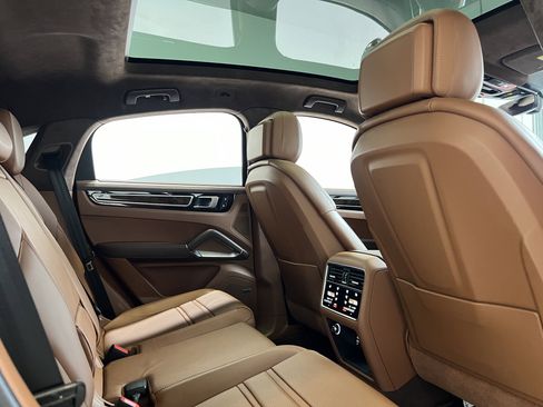 Used 2023 Porsche Cayenne Turbo w/ Premium Package Plus (PI3) image 23