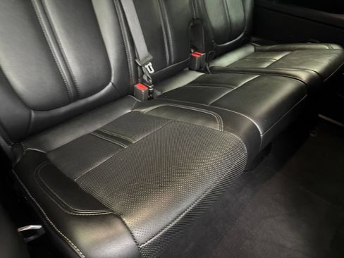 Used 2024 Jeep Wagoneer L Series II RWD image 41
