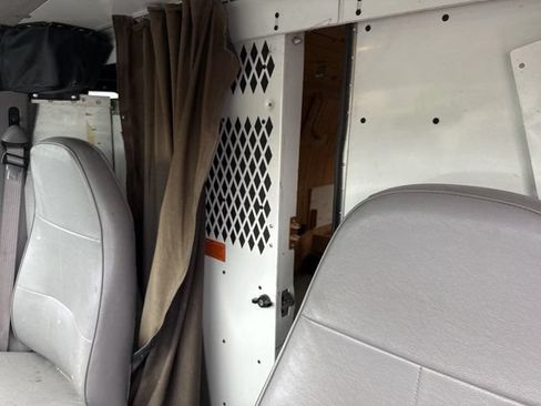 Used 1998 Ford E-350 and Econoline 350 RWD image 11