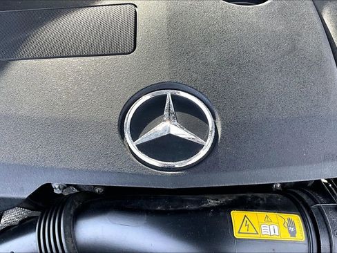 Used 2021 Mercedes-Benz GLC 300 4MATIC image 34