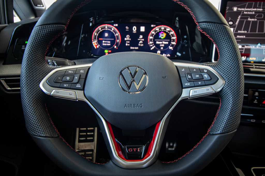 New 2026 Volkswagen GTI SE FWD image 38