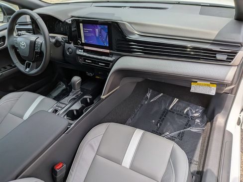 Used 2026 Toyota Camry SE FWD image 31