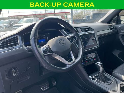 Used 2022 Volkswagen Tiguan SE R-Line image 18