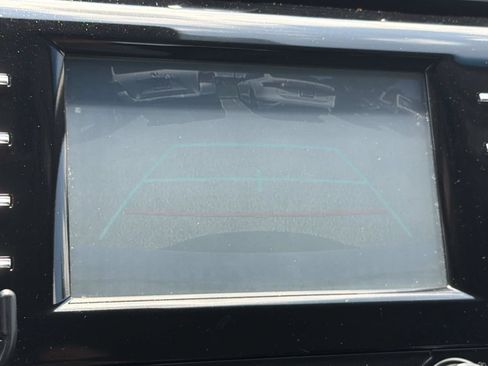 Used 2019 Toyota Camry SE FWD image 32