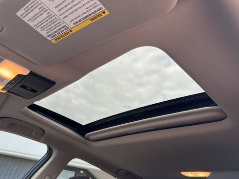 Used 2019 Nissan Altima 2.5 SR w/ SR Premium Package image 26