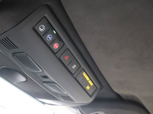 Used 2023 Chevrolet Corvette Stingray Premium Conv w/ Z51 Performance Package image 32