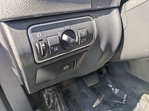 Used 2018 Volvo S60 T5 Dynamic w/ Vision Package image 23