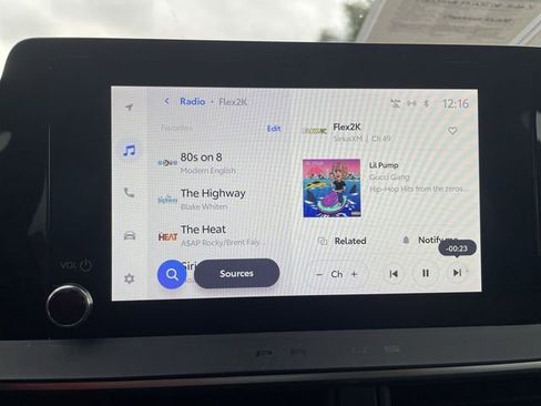 Used 2023 Toyota Prius XLE image 13