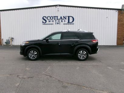 Used 2023 Nissan Pathfinder SL w/ Lighting Package (N92)