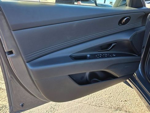 Certified 2025 Hyundai Elantra Sport image 17