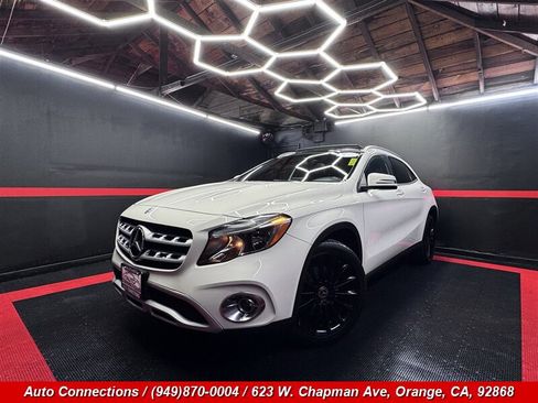 Used 2018 Mercedes-Benz GLA 250 w/ Premium Package image 2