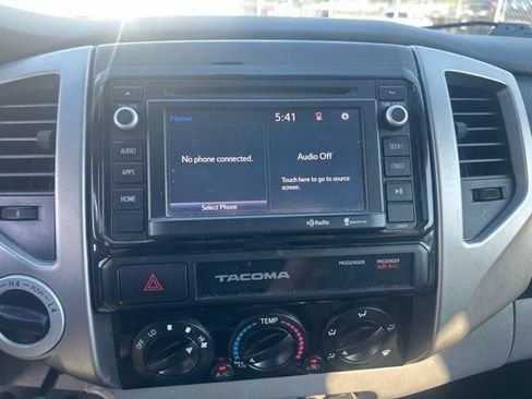 Used 2015 Toyota Tacoma 4x4 Double Cab w/ SR5 Package image 9