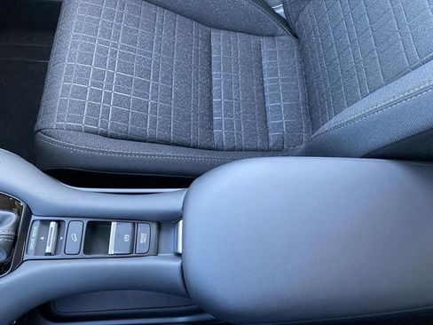 New 2026 Honda HR-V LX image 18