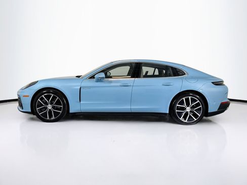 Certified 2025 Porsche Panamera 4 image 2