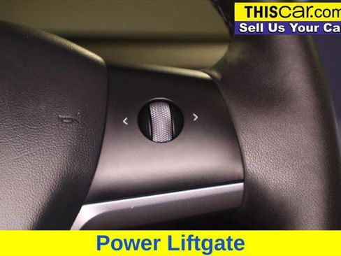 Used 2022 Tesla Model Y Performance AWD/4WD image 19