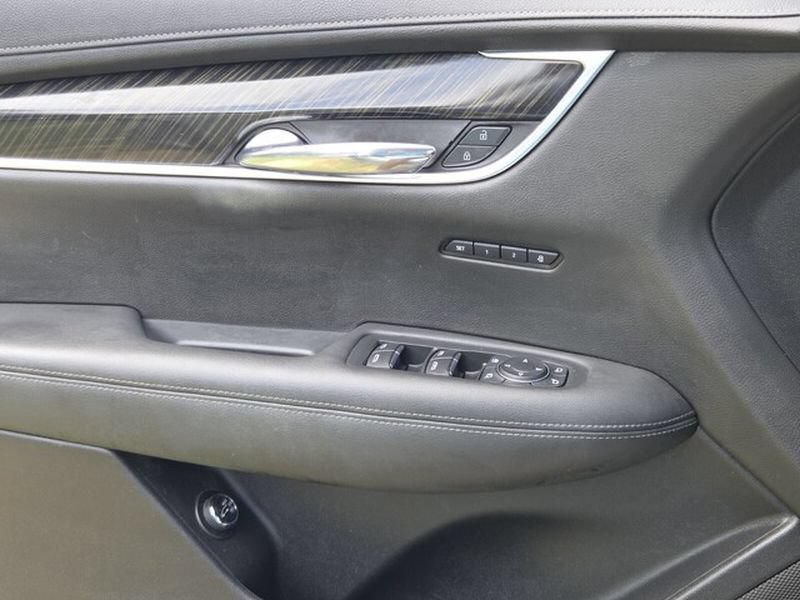 Used 2020 Cadillac XT6 Premium Luxury FWD image 28
