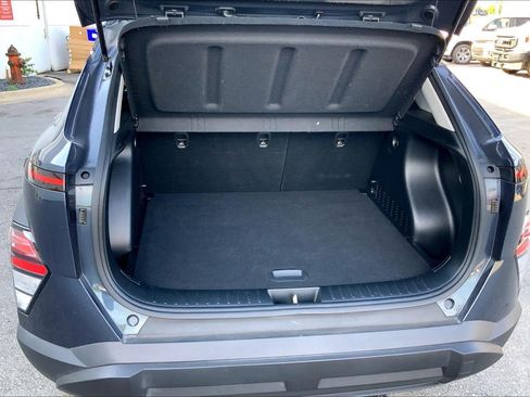 Used 2025 Hyundai Kona SEL FWD image 4