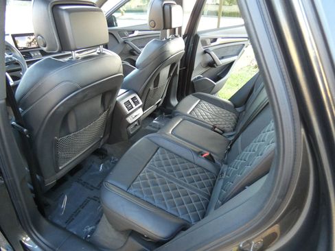 Used 2019 Audi SQ5 Premium Plus w/ Premium Plus Package image 46