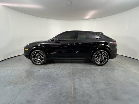 Certified 2020 Porsche Cayenne AWD/4WD image 2