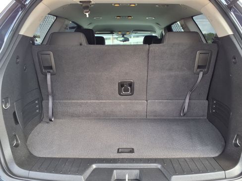 Used 2017 Chevrolet Traverse LT w/ Style and Technology Package image 20