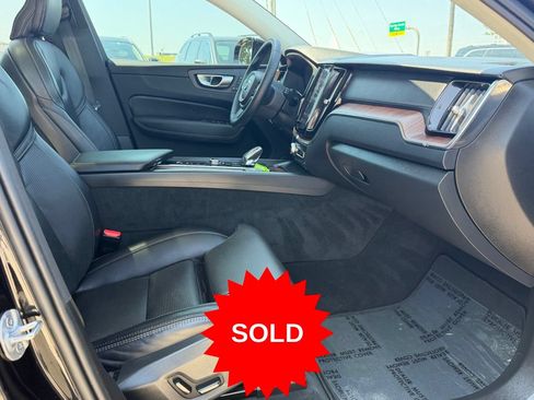 Used 2024 Volvo XC60 T8 Ultimate w/ Protection Package Premier AWD/4WD image 36
