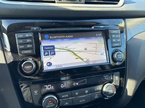 Used 2016 Nissan Rogue SV w/ SV Premium Package image 19