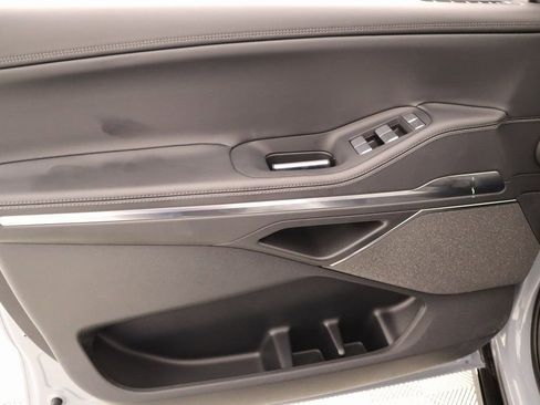 New 2025 Lincoln Navigator Reserve image 17