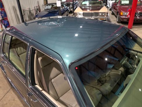 Used 1992 Cadillac De Ville Sedan FWD image 19