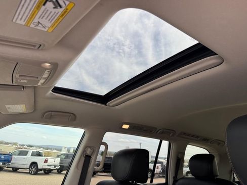 Used 2020 Nissan Armada Platinum w/ Captain's Chairs Package AWD/4WD image 9