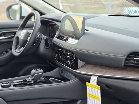 New 2026 Nissan Rogue Platinum w/ Platinum Premium Package image 12