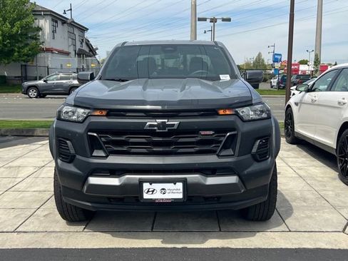 Used 2025 Chevrolet Colorado Trail Boss AWD/4WD image 4