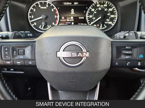 Certified 2025 Nissan Rogue SV FWD image 12