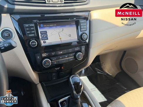 Used 2017 Nissan Rogue SV w/ SV Premium Package AWD/4WD image 23