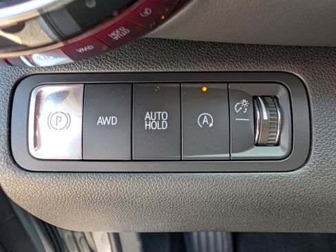 Used 2025 Chevrolet Equinox RS AWD/4WD image 31
