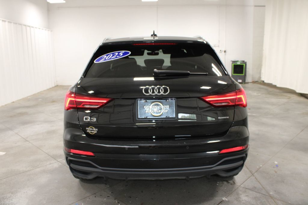 Used 2025 Audi Q3 2.0T Premium AWD/4WD image 8