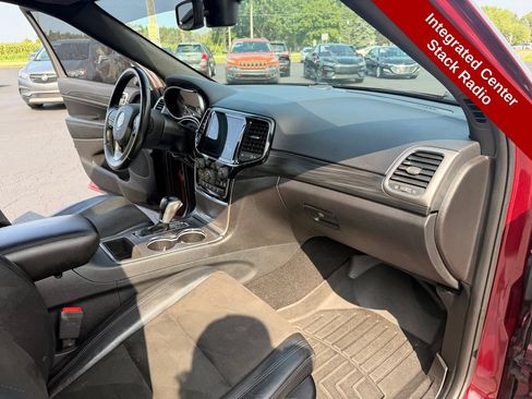 Used 2020 Jeep Grand Cherokee Altitude AWD/4WD image 35
