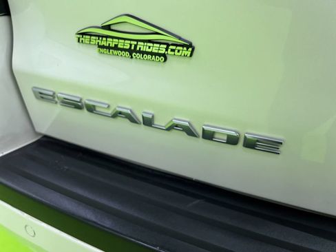 Used 2015 Cadillac Escalade ESV Luxury AWD/4WD image 12