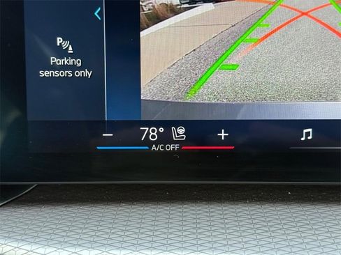 Used 2025 BMW 330i xDrive Sedan w/ Premium Package image 19